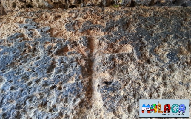 Petroglifos en el Dolmen de Menga